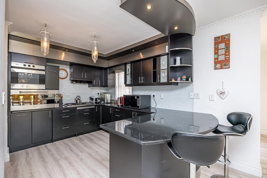 4 Bedroom Property for Sale in Flamingo Vlei Western Cape